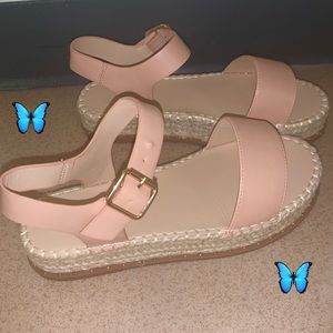 Y2K Vintage pink & gold espadrilles platform sandals. Perfect for summer glam!